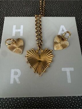 HART Heart of Gold Huggies